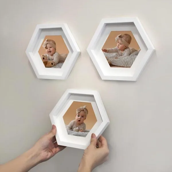 Yapışkanlı Sök Tak 20x20 cm Beyaz Altıgen Çerçeve 3'lü