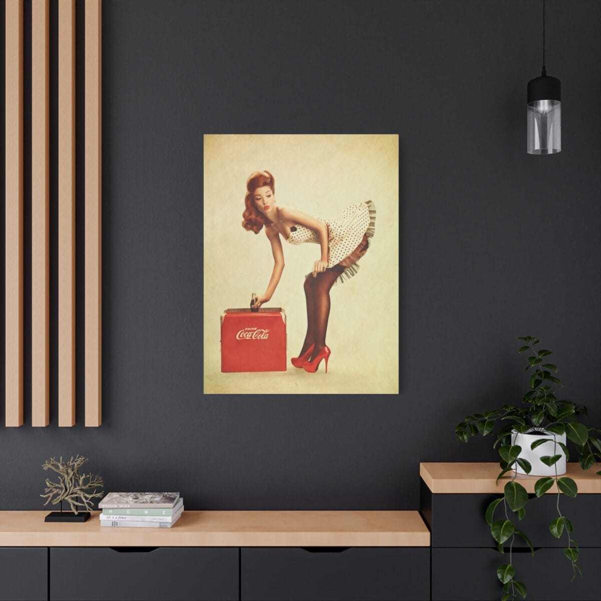 Pin Up Kızı ve Cocacola kanvas tablo